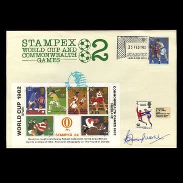 TUT6225 - GB Legendary Bobby Moore Autographed PTS