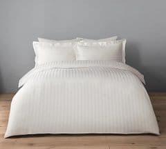 George Home White 100% Cotton Sateen Stripe Super King Duvet Set RRP37.00 lot GD