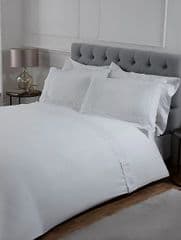 Sleepdown Broderie Anglaise Duvet Set White Super King RRP 40.00 lot GD