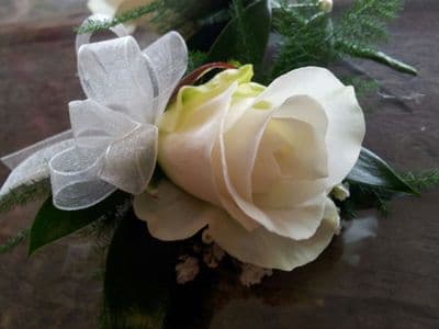 Ladies Ivory Rose Buttonhole