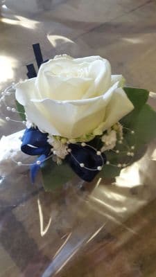 Standard Ladies Ivory Wrist Corsage
