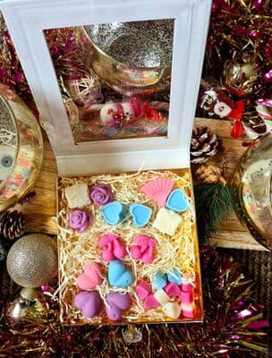 Triple scented 20 pcs heart shape melts 💓 💖  with unique gift  box 🎁