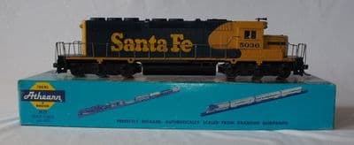 ATHEARN 4401 SD40-2 SANTA FE PWR