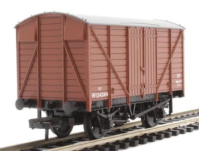 BACHMANN Branchline 37-729C 12 ton ventilated van in BR bauxite