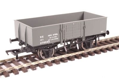 BACHMANN Branchline 38-329A 13T high sided steel wagon with smooth sides & wooden doors in LNER grey