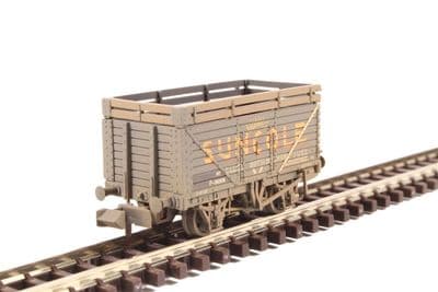 Graham Farish 377-206A 8-plank open wagon with coke rails - 
