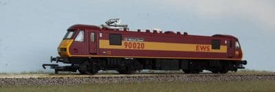 HORNBY R2110 CLASS 90 90020 E.W.S SIR MICHAEL HERON