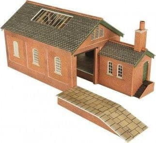 METCALFE PN112 Red Brick Goods Shed Card Kit
