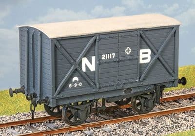 Peco PS02 LNER 8ton Goods Van