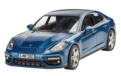 Revell 07034 Porsche Panamera Turbo  1:24 scale