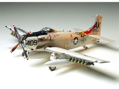 Tamiya 61058 Douglas A-1H Skyraider  1/48 SCALE