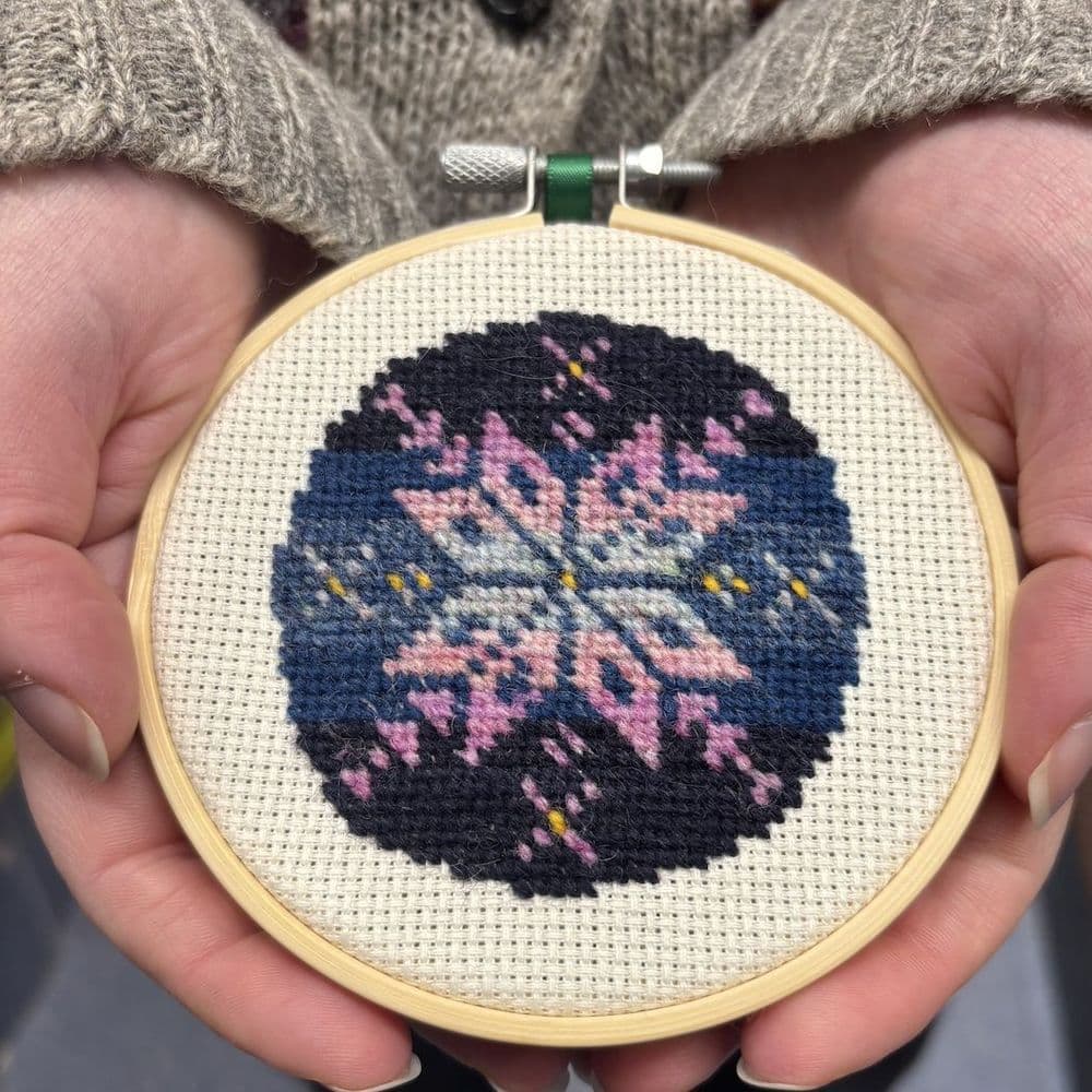 Single Fair Isle Motif Hoop kit  - Frosted Star