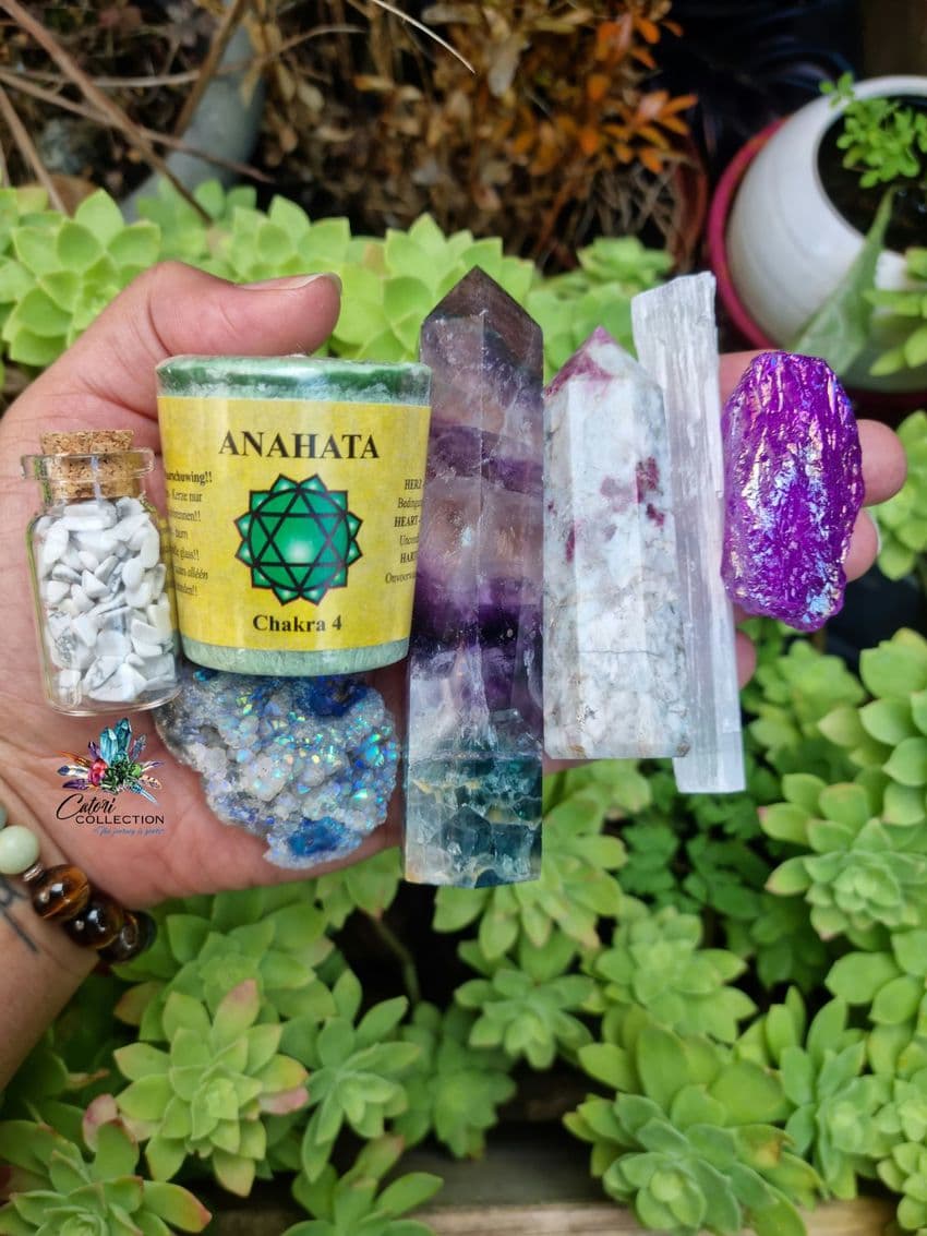 Heart Chakra Candle and Crystal Set