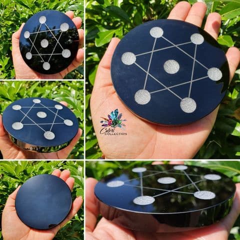 Round Glass Engraved Grid Stand (Black)