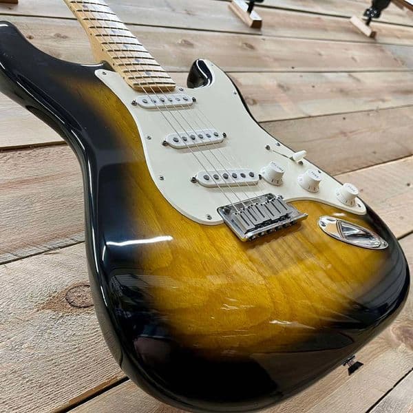 Fender 50th Anniversary American Stratocaster 2 Colour Sunburst 2004 (Pre-Owned)