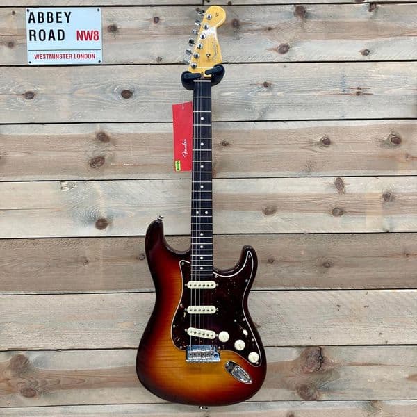 Fender 70th Anniversary American Professional II Stratocaster Comet Burst