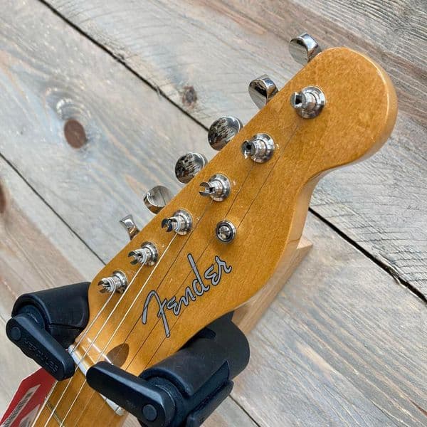 Fender Vintera II '50s Nocaster Blackguard Blonde