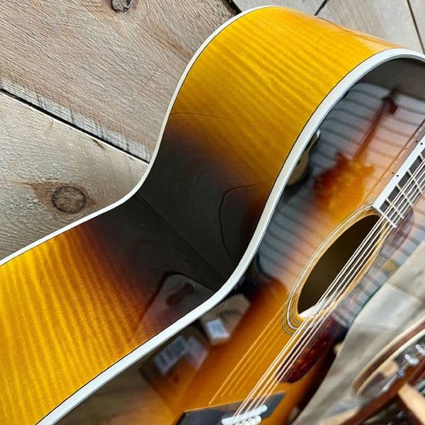 Guild F-2512E Deluxe Maple Antique Burst