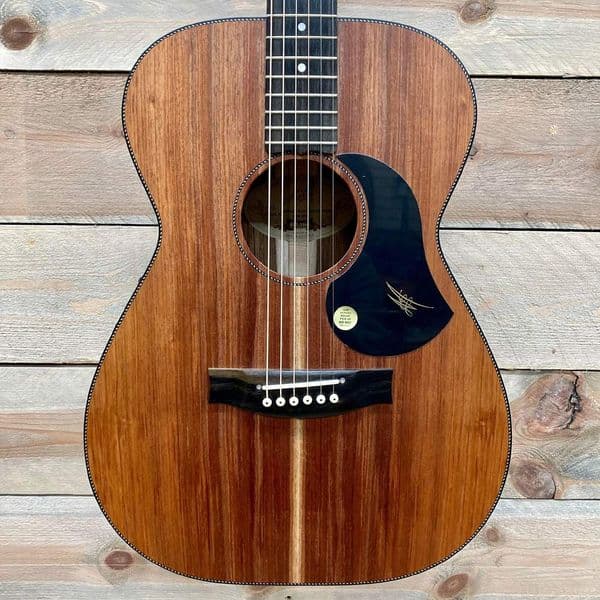 Maton Blackwood Series EBW808
