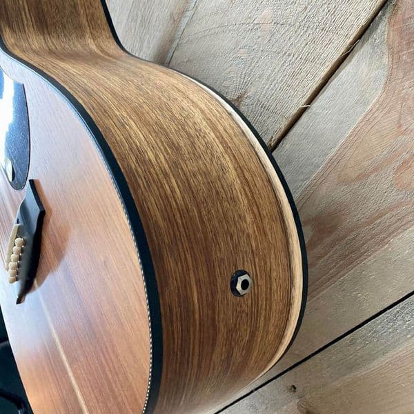 Maton Blackwood Series EBW808
