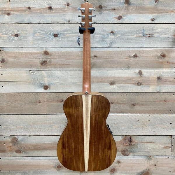 Maton Blackwood Series EBW808