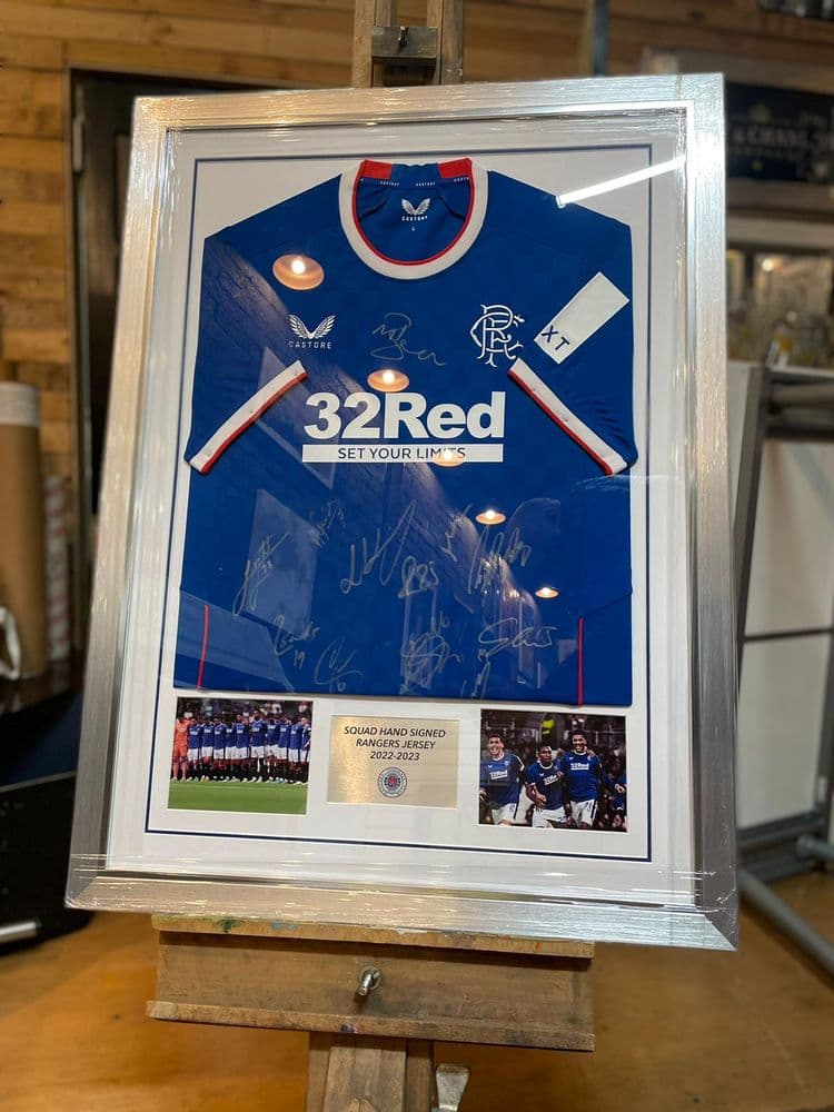 Lee McCulloch Rangers Signed Framed Shirt