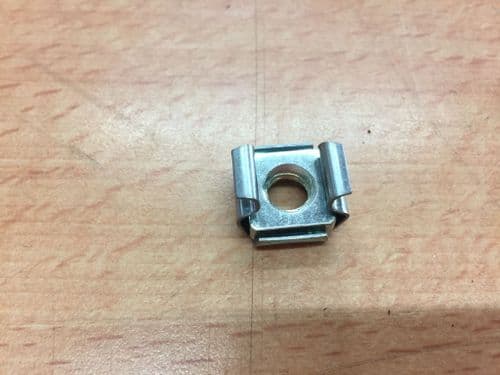 04852800 Countax M8  CAPTIVE NUT A107