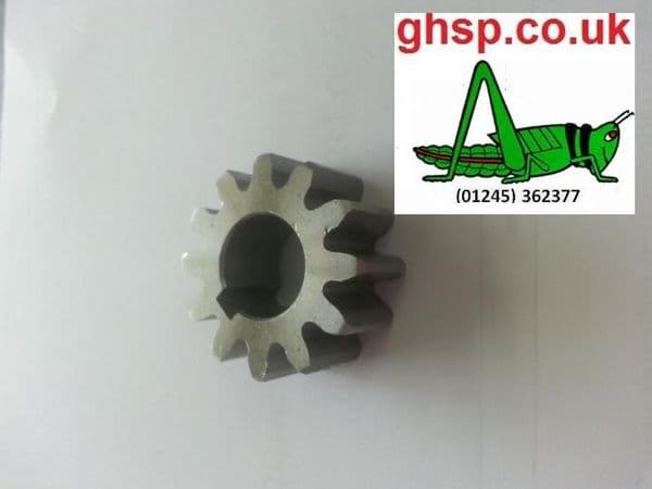 213112100 Countax STEERING PINION 12 TOOTH A122