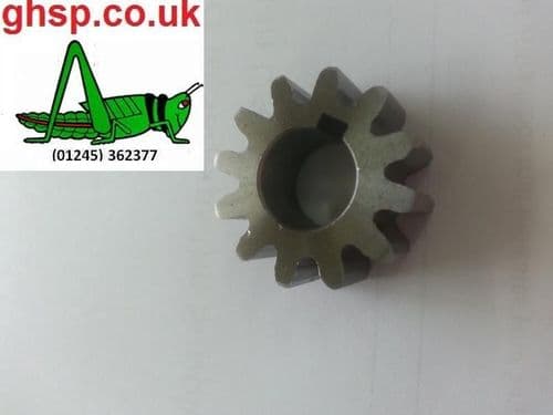 213112100 Countax STEERING PINION 12 TOOTH A122