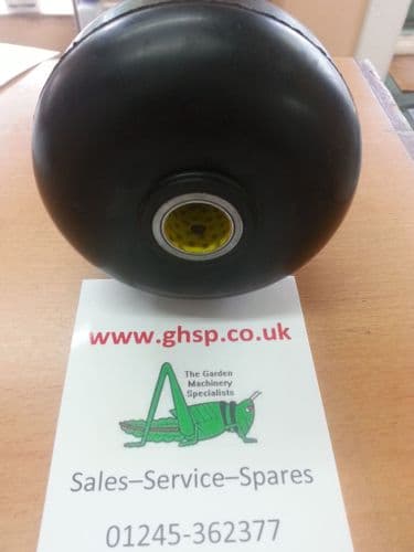 865750153000 Iseki CUTTERDECK WHEEL ASSY E035