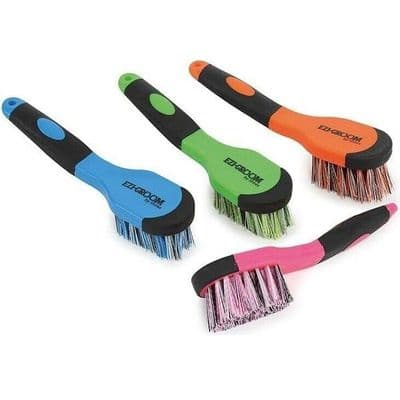 Shires EZI-GROOM Grip Bucket Brush