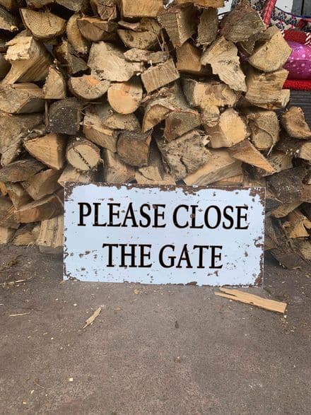 Please Close The Gate - Kitchen Metal Wall Sign