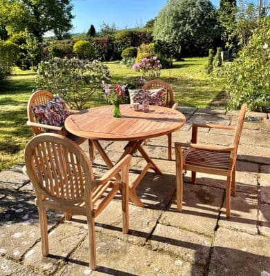 4 Seater Slatted Round Table Windsor Castle Dining Set