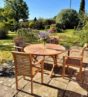 4 Seater Sundial Round Cambridge Club Table Dining Set
