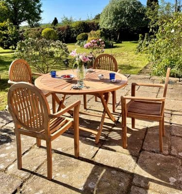 4 Seater Sundial Round Table Windsor Castle Dining Set