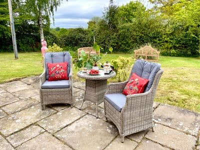 Bistro Table Comfort Set