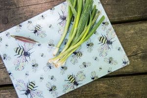 BEE FRIENDLY ECO-CHOPPING BOARD