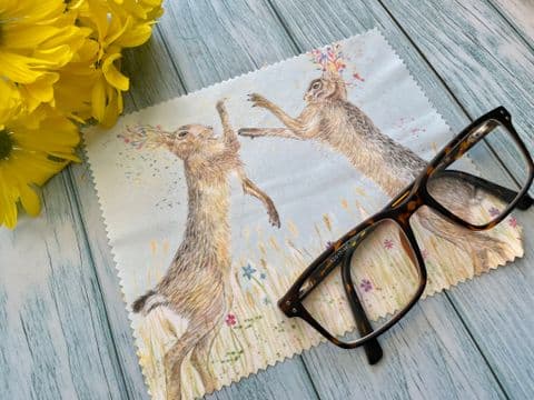 BOXING HARES LENS CLOTH