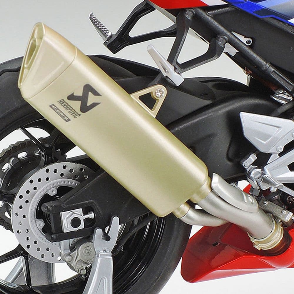 Tamiya Honda CBR1000RRR Fireblade SP Motorcycle Model Kit (Scale 112)