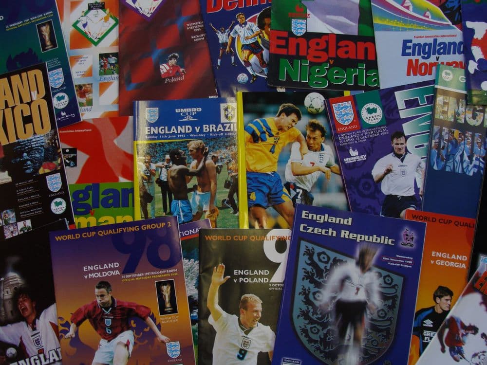 Bundle of 10 different ENGLAND HOME football programmes between 1993 ...