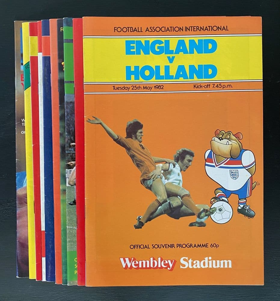 Collection of 10 different ENGLAND football programmes between 1982 and ...