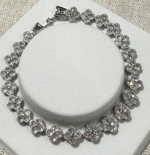 Diamante Clover Bracelet