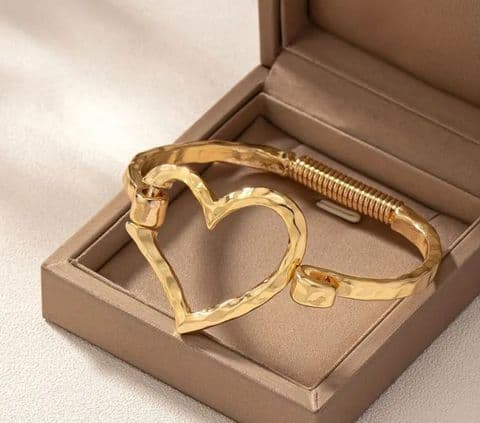 Hammered Heart Bangle Bracelet Gold