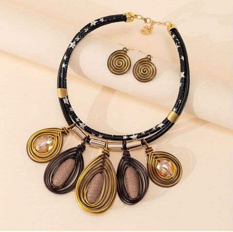 Quirky Twisted Wire Jewelled Necklace Black