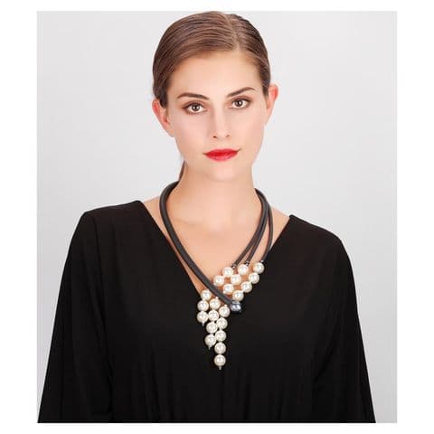 THREE PEARLS NECKLACE