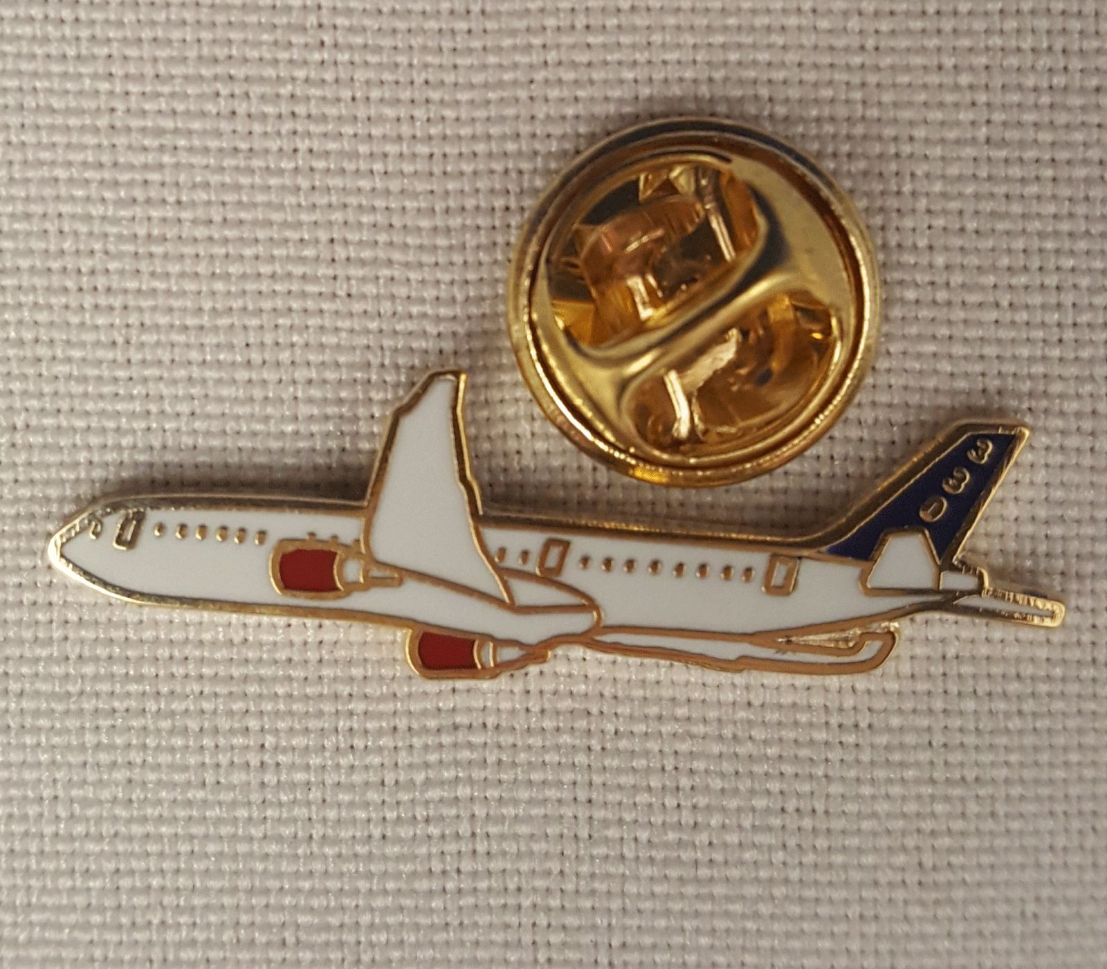 Airbus 330 Pin Badge | Buy Airbus 330 Pin Badge | NWFlags