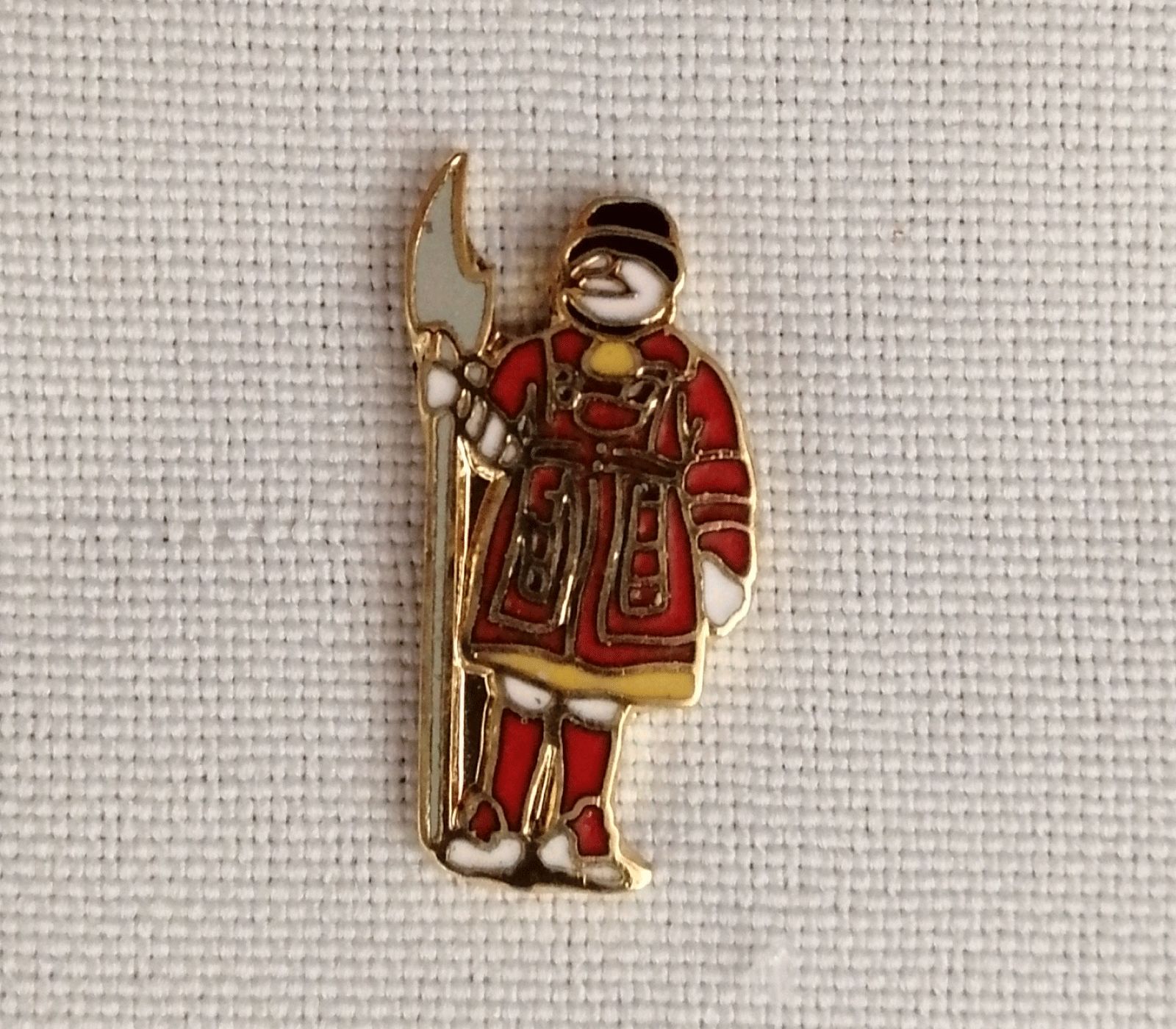 Beefeater Small Pin Badge | Buy Beefeater Small Pin Badge | NWFlags