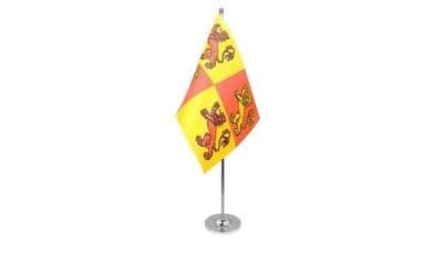 Owain Glyndwr Table Flag - Satin