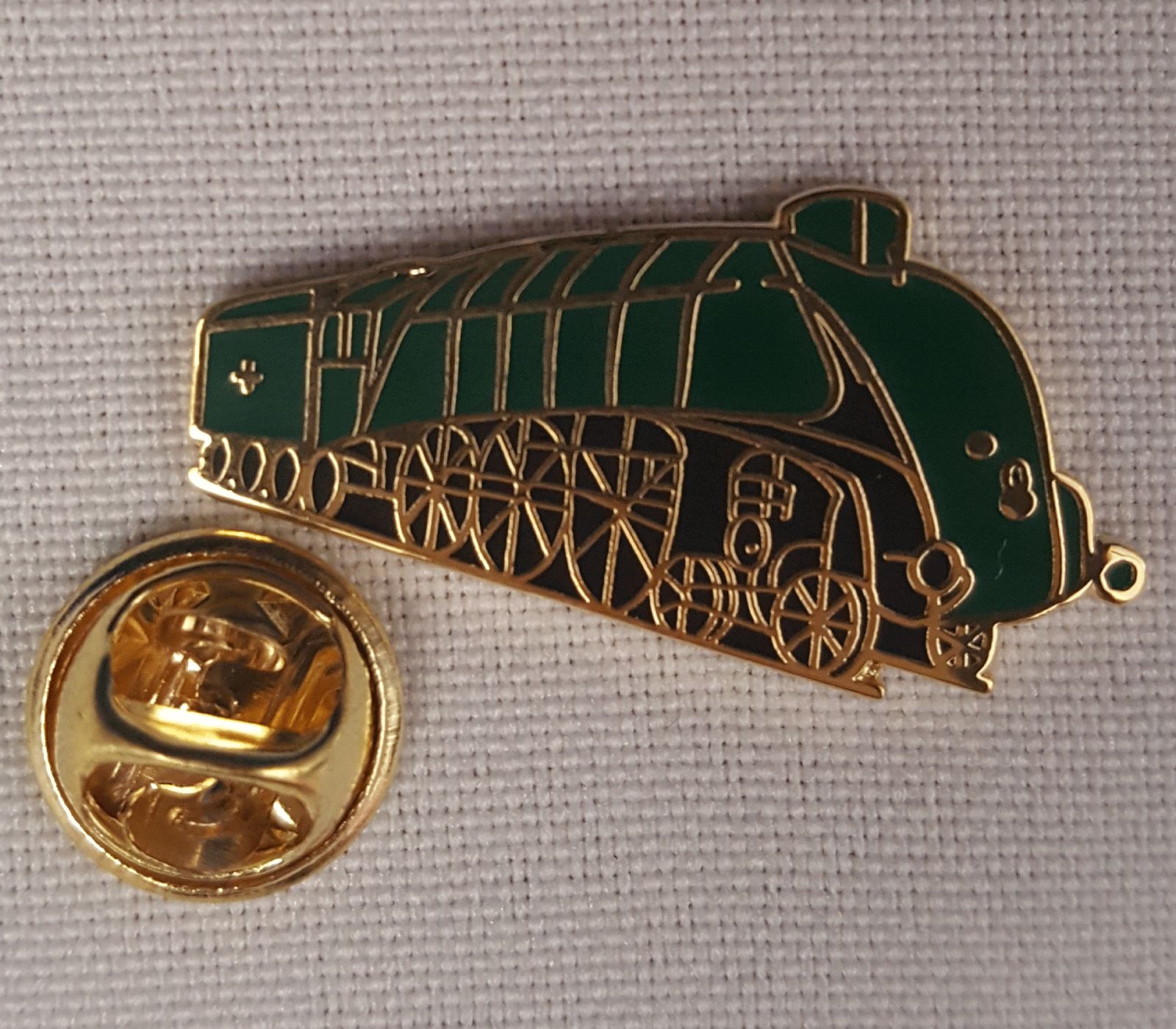 The Elizabethan Pin Badge | Buy The Elizabethan Pin Badge | NWFlags