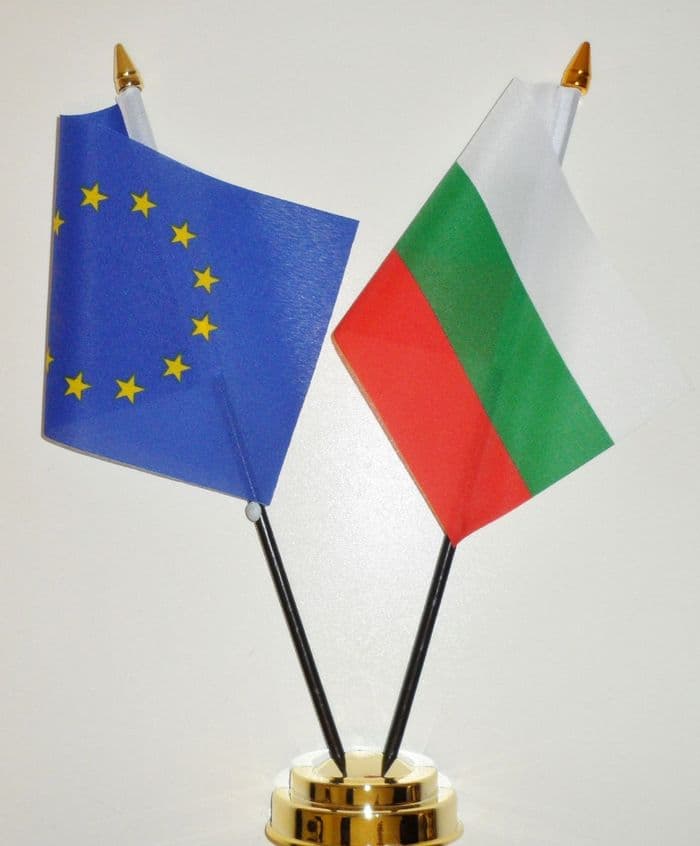 European Union and Bulgaria Friendship Table Flag